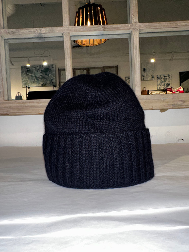 cashmere cuff slouchy beanie in dark navy