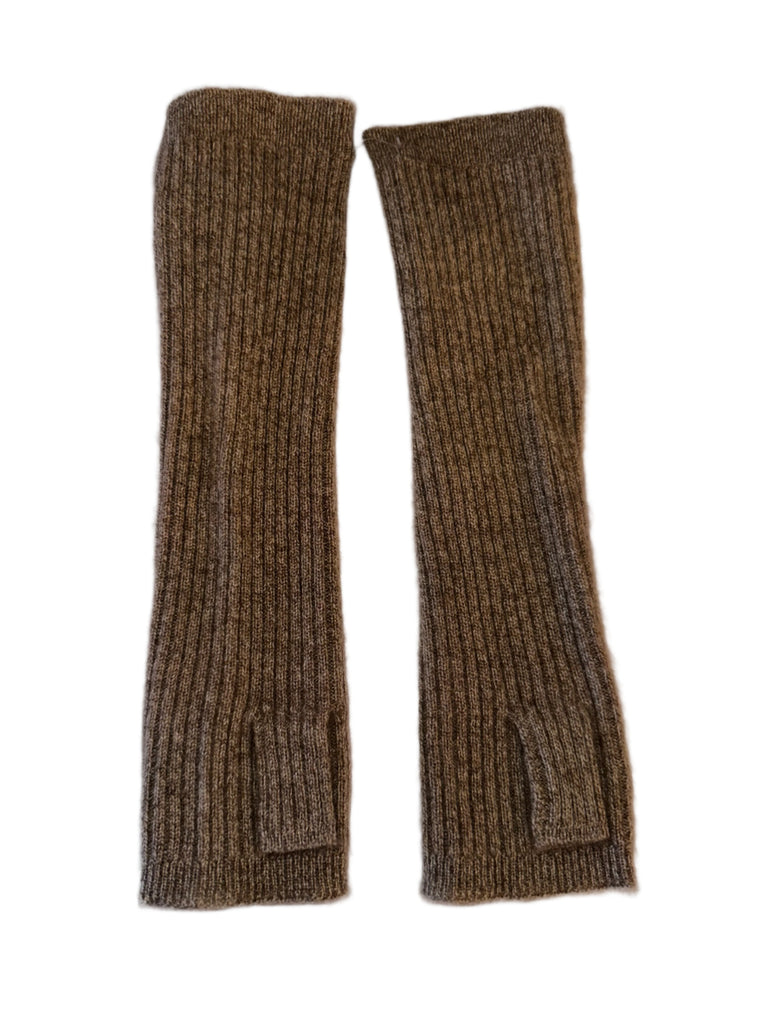 cashmere armwarmer in taupe