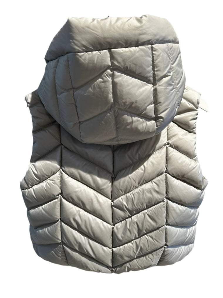 Hooded Puffer Vest in Verdino