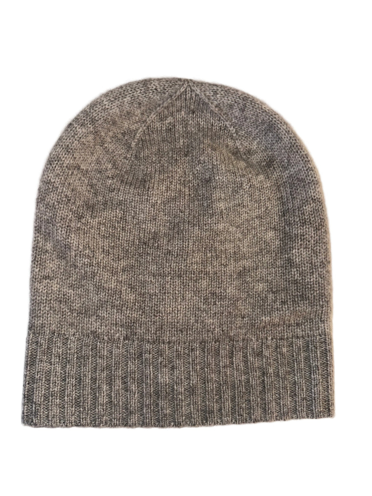 cara beanie in light heather grey