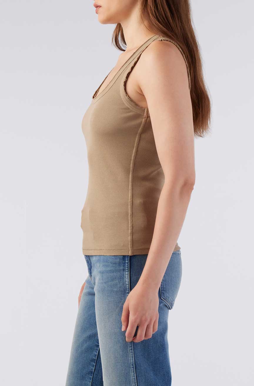 Angel Rib Tank in Sand