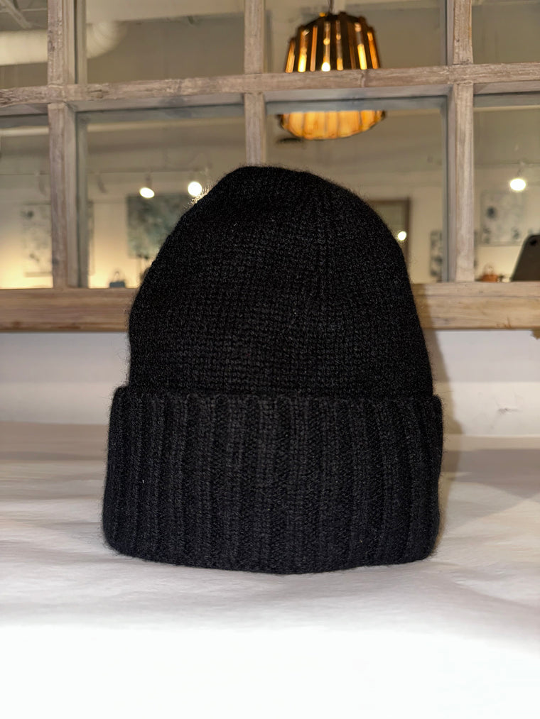 cashmere slouchy cuff hat in black