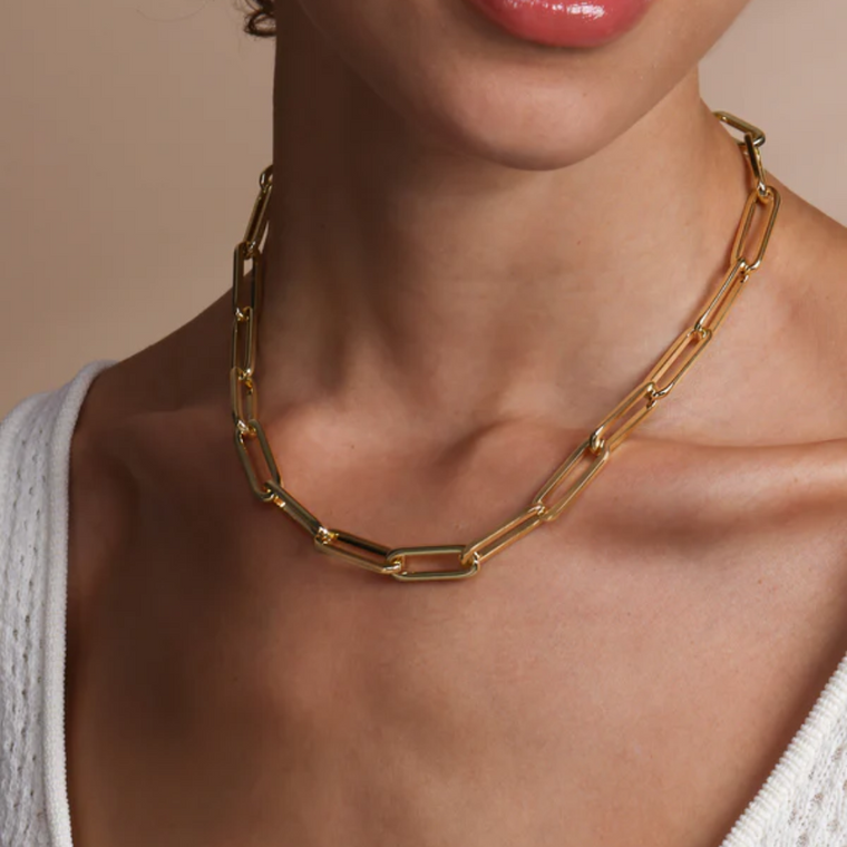 Carrie Chain Necklace in Gold